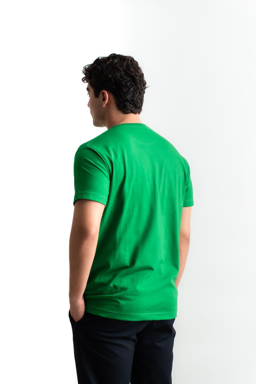 T-SHIRT VERDE CON BOLSILLO