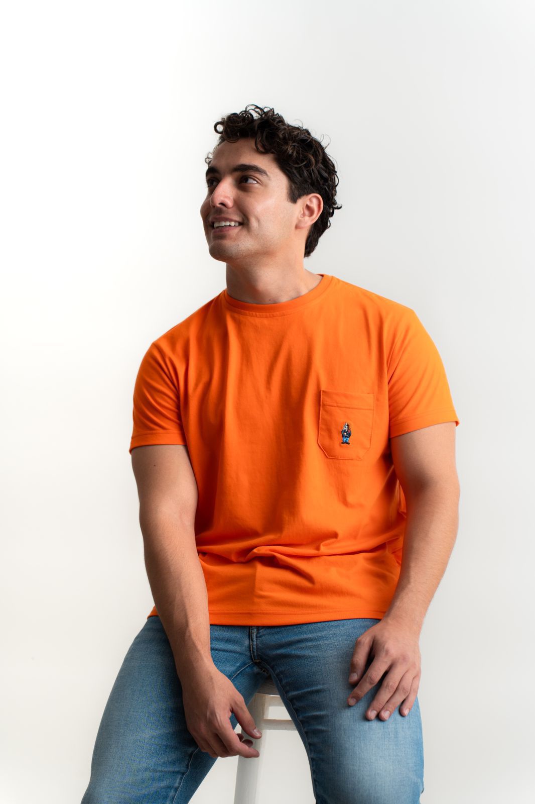 T-SHIRT NARANJA CON  BOLSILLO